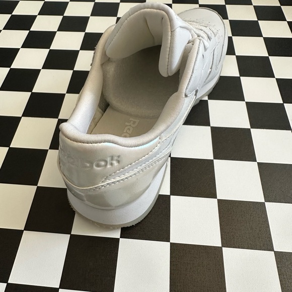 NEW REEBOK CLASSIC LEATHER PEARLESCENT DETA SIZE 7.5 - Picture 11 of 15